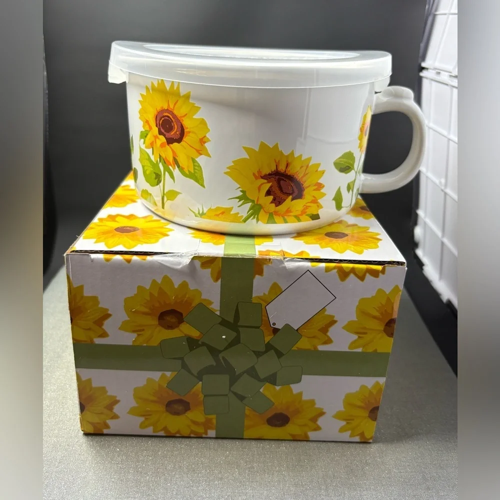 Sunflower 3 piece bowl small plate and plastic lid